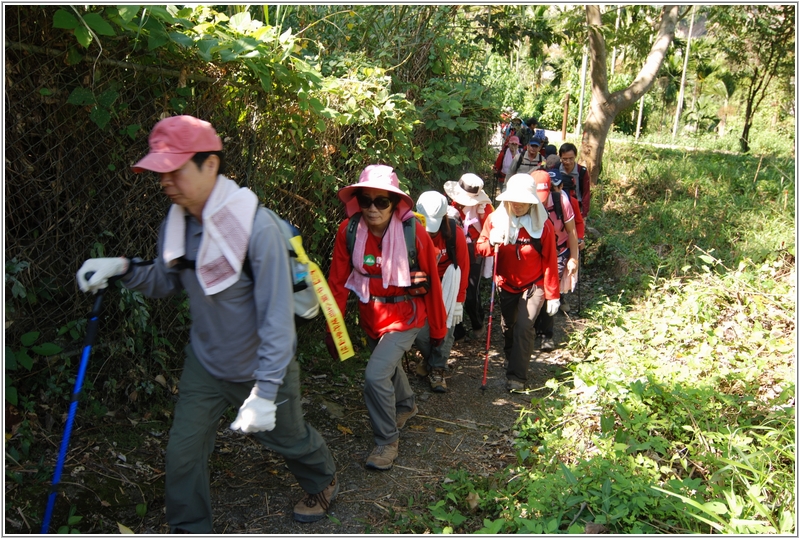 2012-10-07 10-04-17往登山口途中.JPG